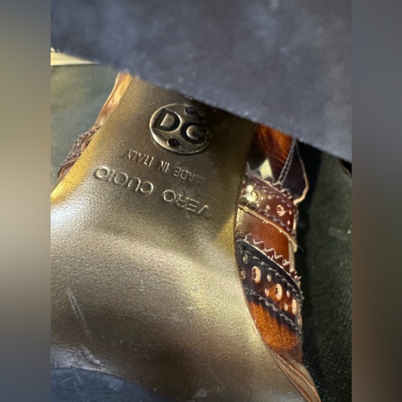 Dolce & Gabbana Fall 2008 high heel boots. Preowned. Brown. - Picture 10 of 12